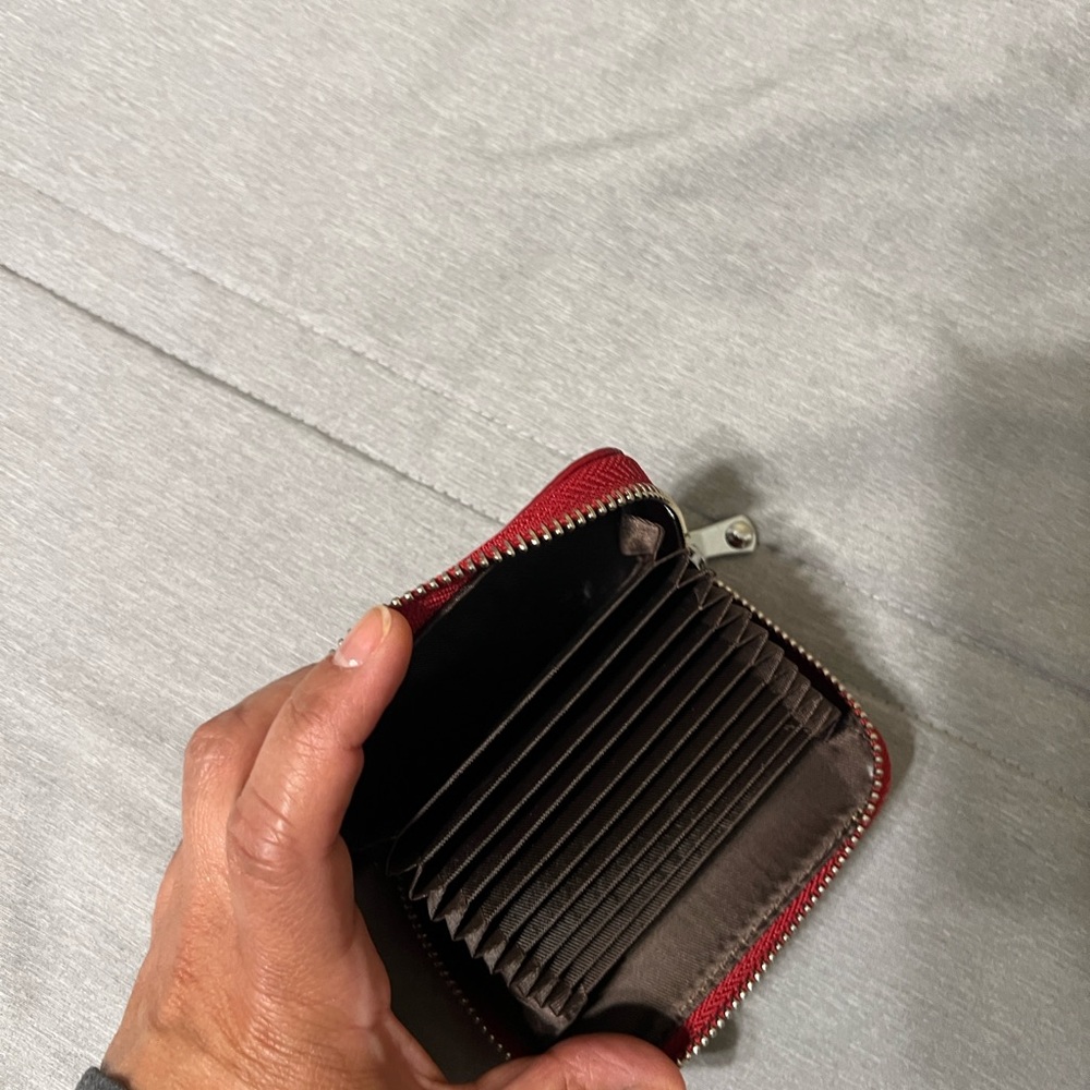 2  Zip Wallet Set - Red & Gold - Picture 3 of 7